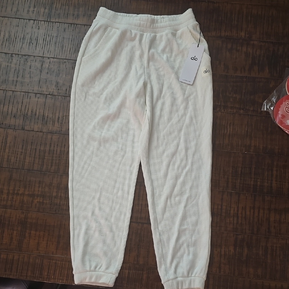 ALO Yoga Kids Cream Bottoms